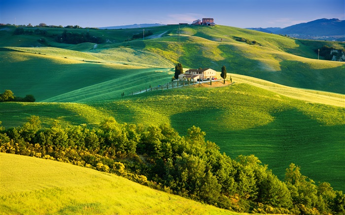 Italien, grüne Wiesen, schöne Landschaft Hintergrundbilder Bilder