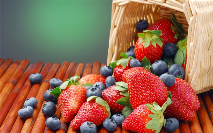 Erdbeeren und Heidelbeeren, Korb Hintergrundbilder Bilder