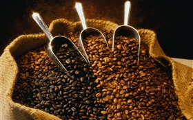 Ein Beutel mit Kaffeebohnen