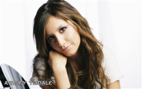 Ashley Tisdale 01 HD Hintergrundbilder