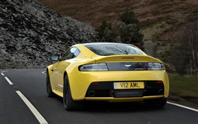 Gelbe supercar Rückansicht Aston Martin V12 Vantage S HD Hintergrundbilder