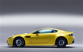 Aston Martin V12 Vantage S gelb supercar Seitenansicht HD Hintergrundbilder