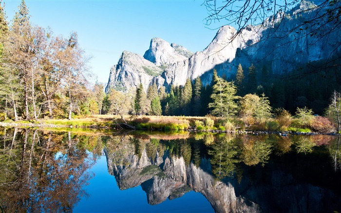 Herbst, Bäume, See, Wasser Reflexion, Berge, Sonne Hintergrundbilder Bilder