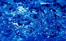 Blaues Wasser close-up, Spritzwasser