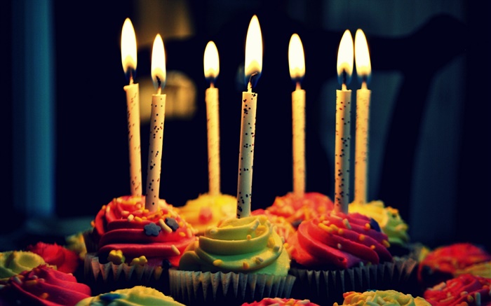 Muffins, Sahne, Geburtstag, Kerzen, Feuer Hintergrundbilder Bilder