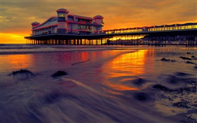 Hotel, Meer, Pier, Strand, Haus, Nacht, Dämmerung HD Hintergrundbilder