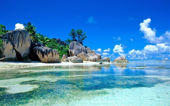 Seychellen-Insel, schöne Landschaft, Meer, Steine, Wolken, Strand Hintergrundbilder Bilder