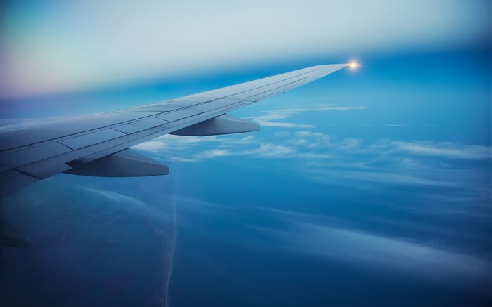 Passagierflugzeug, Himmel, Wolken, Flugzeugflügel Hintergrundbilder Bilder
