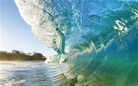 Welle bricht Ufer, Maui, Hawaii