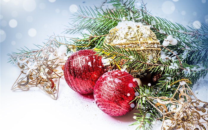 Weihnachtskugeln, Tannenzweig, Dekoration des neuen Jahres Hintergrundbilder Bilder
