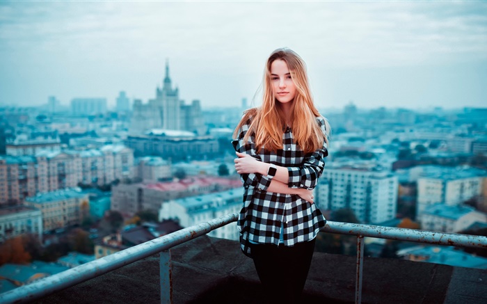 Blondes Mädchen, Dach, Stadt Hintergrundbilder Bilder
