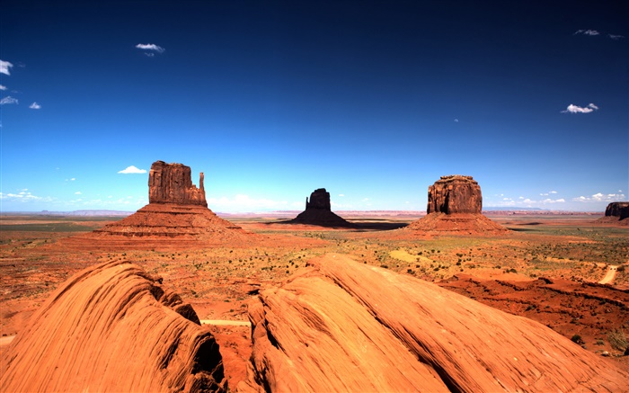 Monument Valley, blauer Himmel, Felsen Hintergrundbilder Bilder