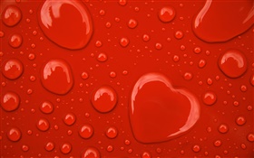 Wassertropfen, Liebesherzen, roter Hintergrund