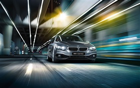 2015 BMW 4-Serie F32 silbernes Auto, hohe Geschwindigkeit, Licht