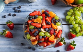 Obstsalat , Schüssel, Trauben, Erdbeeren, Heidelbeeren, Orange, Banane HD Hintergrundbilder