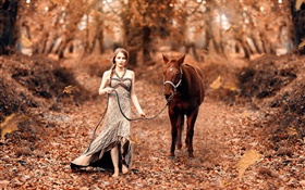 Mädchen und Pferd, Herbst, gelbe Blätter HD Hintergrundbilder