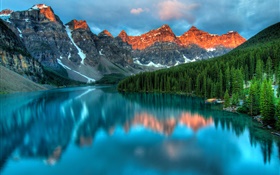 Berge, See, Sonnenuntergang, Bäume, Wasser Reflexion, Pier, Wolken HD Hintergrundbilder