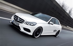 2015 Mercedes-Benz E-Klasse weißen Auto Geschwindigkeit HD Hintergrundbilder