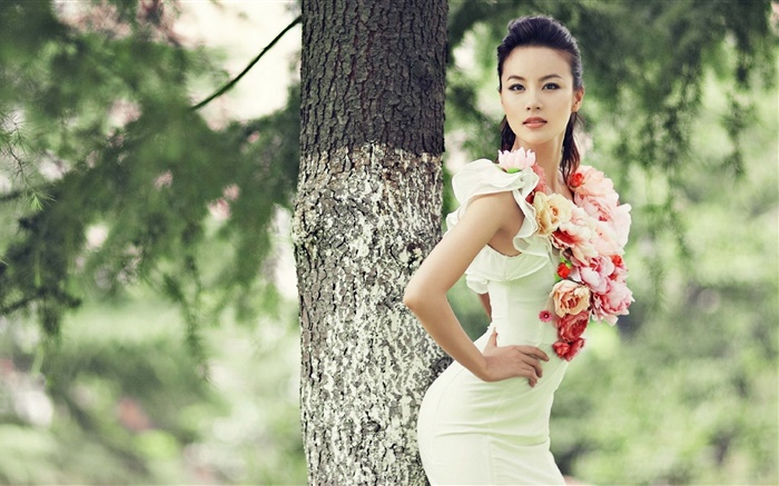 Schönes Kleid asiatische Mädchen, schlanke Figur, Blumen Hintergrundbilder Bilder
