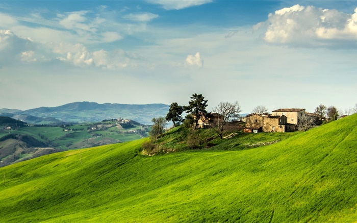 Italien, Neigung, Gras, Haus, Bäume, Wolken Hintergrundbilder Bilder