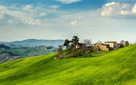 Italien, Neigung, Gras, Haus, Bäume, Wolken HD Hintergrundbilder