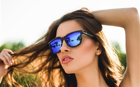 Blaue Gläser Mädchen, Lippenstift, Haare, Sommer HD Hintergrundbilder