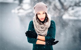 Mädchen im kalten Winter, Schnee, Wind, Handschuhe, Mütze HD Hintergrundbilder