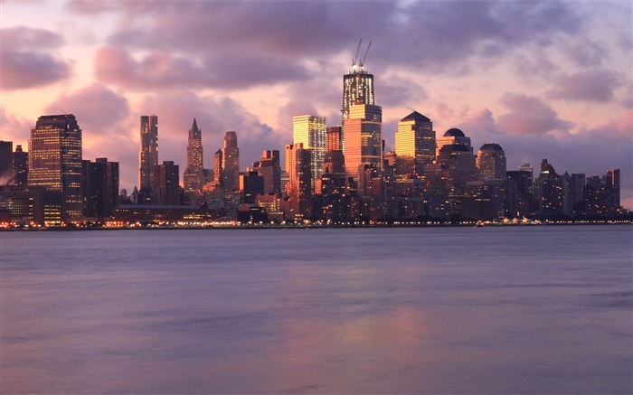 New York, USA, Gebäude, Wolkenkratzer, Lichter, Meer, Abend, Sonnenuntergang, Wolken Hintergrundbilder Bilder