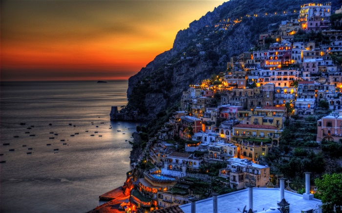 Positano, Italien, schönen Sonnenuntergang, Meer, Küste, Berge, Häuser, Lichter Hintergrundbilder Bilder