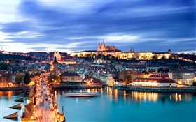 Prag Stadt Nacht, Lichter, Häuser, Karlsbrücke , Fluss, Abenddämmerung , Himmel HD Hintergrundbilder