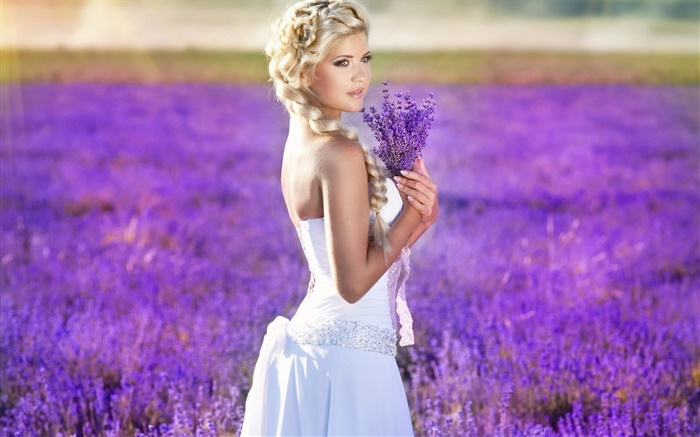 Blonde Mädchen, braut, Lavendelblüten  Feld Hintergrundbilder Bilder