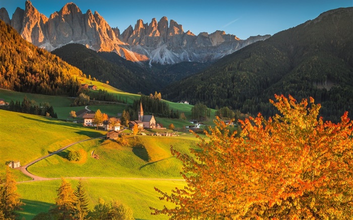 Italien, Dolomiten, Berge, Wald, Bäume, Häuser, Sonnenuntergang, Herbst Hintergrundbilder Bilder