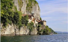 Italien, Lago Maggiore, Felsen, Bäume, Berge, Häuser HD Hintergrundbilder