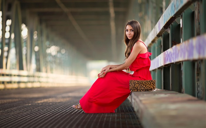 Rotes Kleid Mädchen, sitzend, Mode, Brücke Hintergrundbilder Bilder