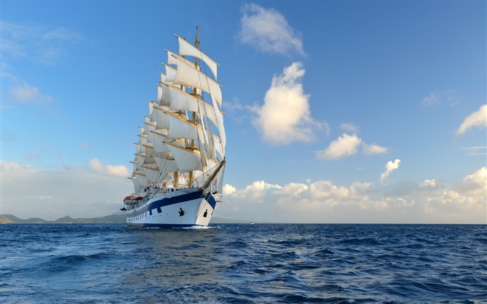 Segelschiff , Boot, blaues Meer, Himmel, Wolken Hintergrundbilder Bilder