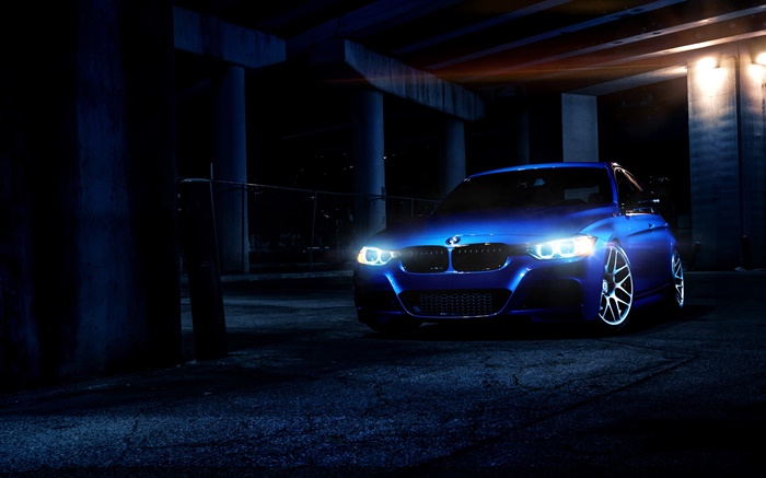 BMW blaues Auto in der Nacht, Lichter Hintergrundbilder Bilder