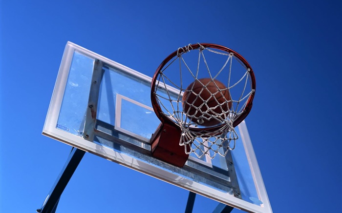 Basketballkorb  und Basketball Hintergrundbilder Bilder