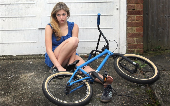 Blaues Kleid Mädchen, Fahrrad Hintergrundbilder Bilder