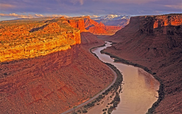 Canyon, Fluss, rote Felsen, Dämmerung Hintergrundbilder Bilder