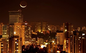 City-Nacht, Häuser, Lichter, Mond HD Hintergrundbilder