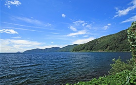 Japan Hokkaido Landschaft, Küste, Meer, Inseln, blauer Himmel