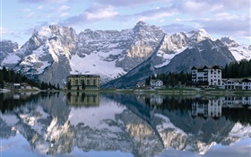 See, Häuser, Berge, Wasser Reflexion HD Hintergrundbilder