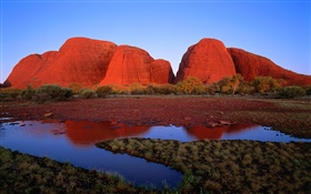 Red Rock Berg, Wasser, Gras, Dämmerung, Australien HD Hintergrundbilder