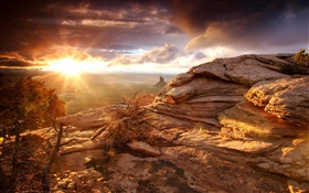 Felsen, Berge, Wolken, Sonnenuntergang, Sonnenstrahlen HD Hintergrundbilder