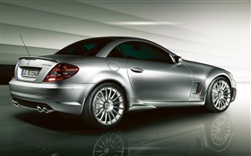 Silber Mercedes-Benz Pkw-Seitenansicht