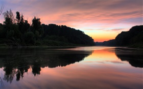 Sonnenuntergang, Fluss, Bäume, roten Himmel, Wasser Reflexion HD Hintergrundbilder
