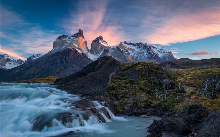 Chile, Patagonien, Nationalpark  Torres del Paine, Berge, Fluss, Sonnenaufgang Hintergrundbilder Bilder