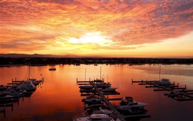 Küste, Meer, Boote, Pier, Nacht, Sonnenuntergang, rot Himmel, Wolken HD Hintergrundbilder