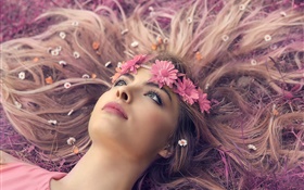 Mädchen liegen Boden, Lippen, Kranz, Blumen, langes Haar
