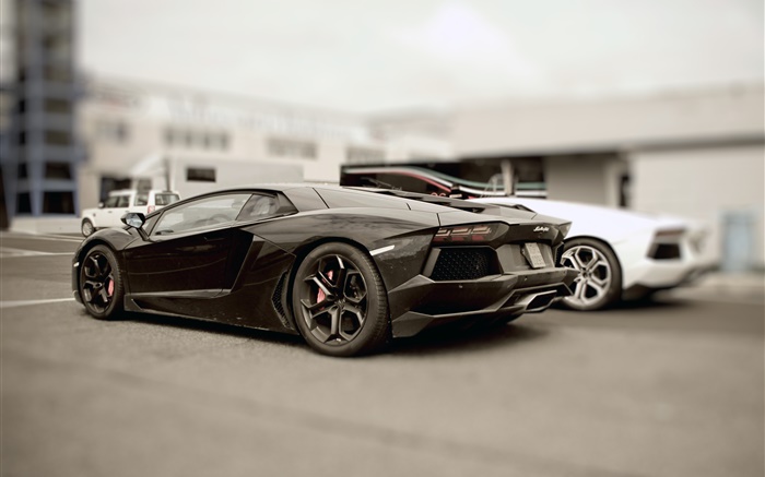 Lamborghini Aventador schwarz supercar auf Parkplatz Hintergrundbilder Bilder